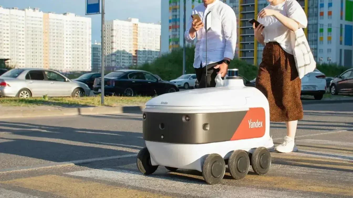 Роботы Яндекса уже чувствуют себя как дома на улицах Санкт-Петербурга